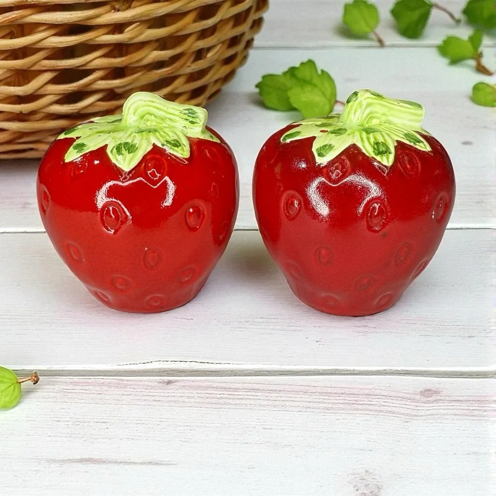 Vintage Strawberry Salt & Pepper Shakers Large Ceramic Fruit Kitchen MCM 70s‎